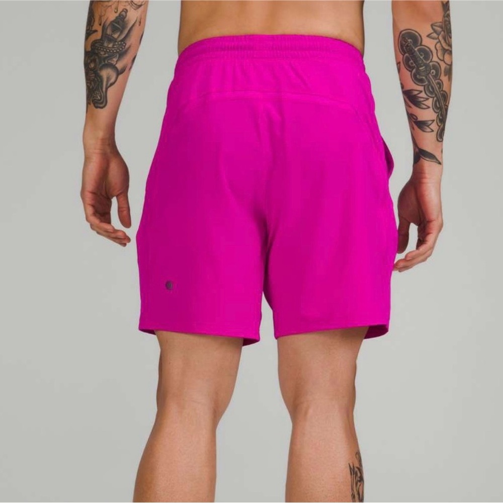 Lululemon men’s Pace Breaker Linerless Short 7" large